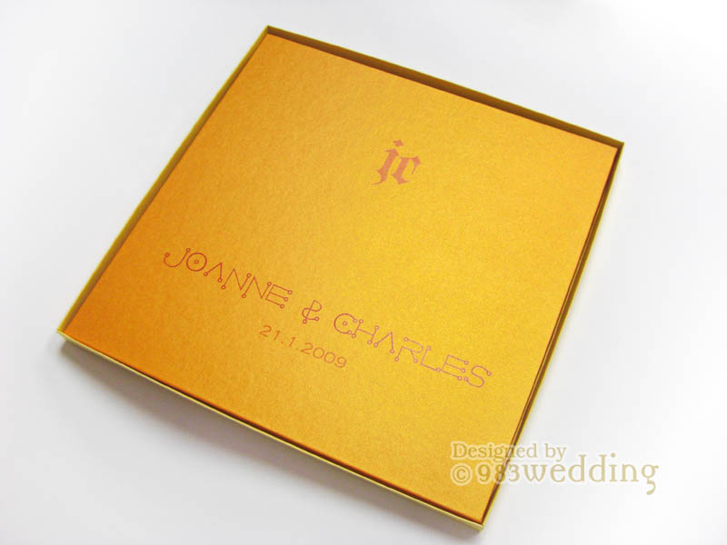 Adding a rhinestone to make the guestbook look even more exquisite